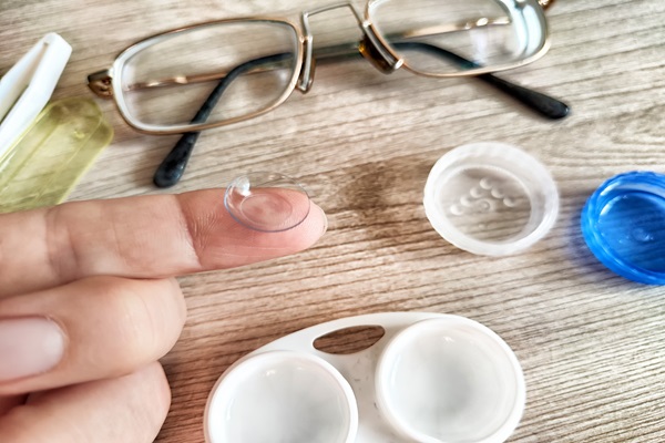 A Beginner’s Guide To Contact Lenses: What You Need To Know