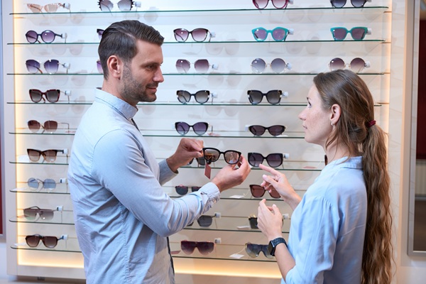 Why Your Optometrist Recommends Sunglasses For Eye Health